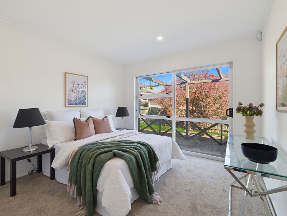 Half share of 804m² section, Renovated Brick and tile 3 beds 1 bath house with garage, 2/9 Wood Street, Papakura, Auckland