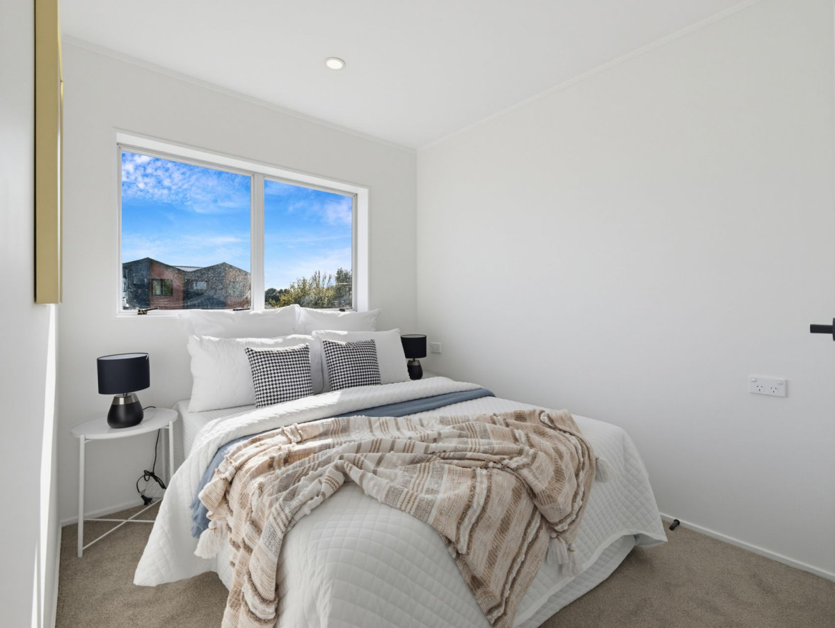 Half share of 804m² section, Renovated Brick and tile 3 beds 1 bath house with garage, 2/9 Wood Street, Papakura, Auckland