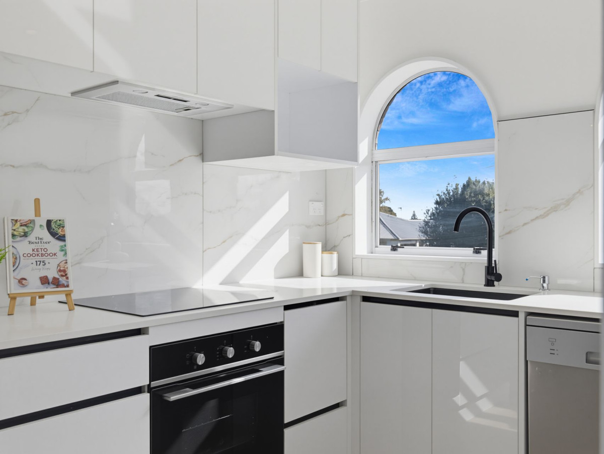 Half share of 804m² section, Renovated Brick and tile 3 beds 1 bath house with garage, 2/9 Wood Street, Papakura, Auckland