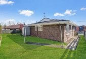 Half share of 804m² section, Renovated Brick and tile 3 beds 1 bath house with garage, 2/9 Wood Street, Papakura, Auckland