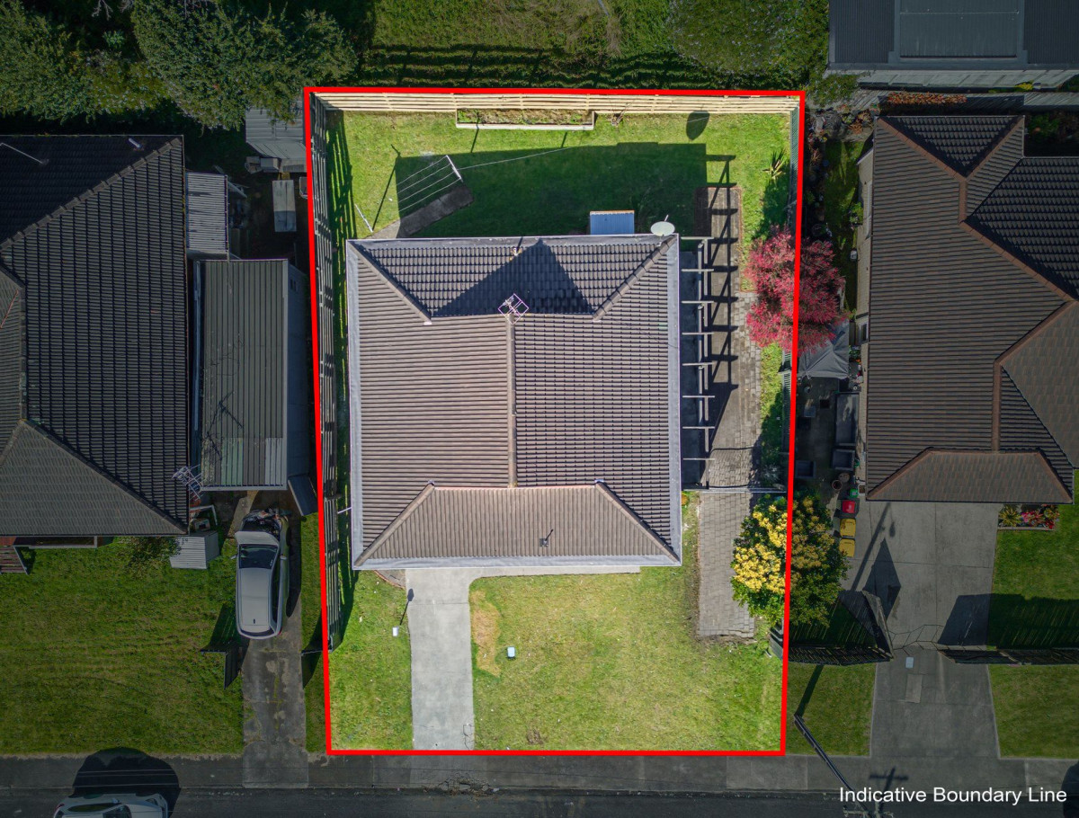 Half share of 804m² section, Renovated Brick and tile 3 beds 1 bath house with garage, 2/9 Wood Street, Papakura, Auckland