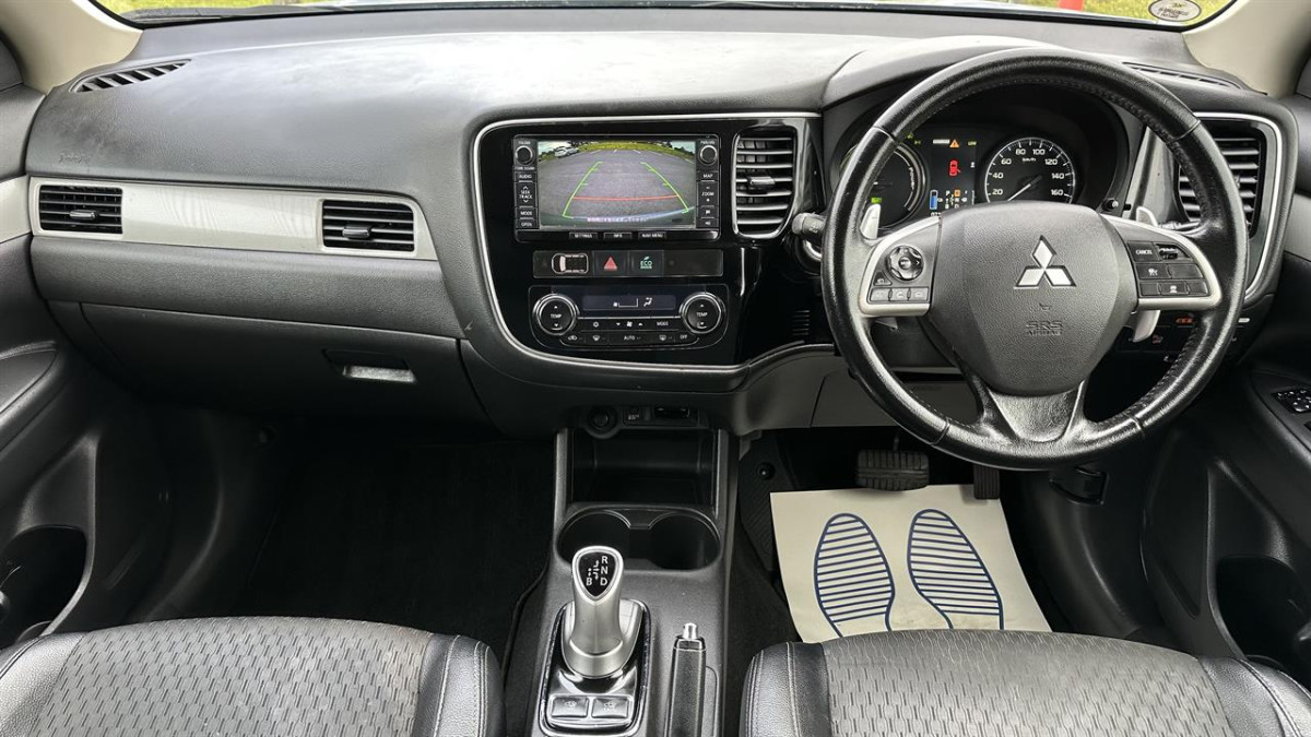 2013 Mitsubishi Outlander 2.0G 4WD PHEV, 5 Door, RV-SUV, 5 seats, Automatic, 2000cc, Plug-In Hybrid, 71,057km