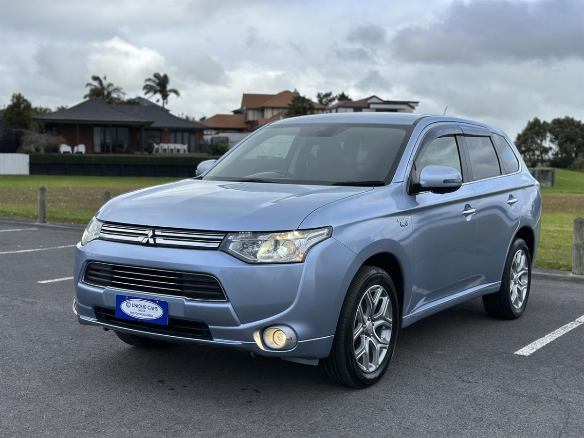2013 Mitsubishi Outlander 2.0G 4WD PHEV, 5 Door, RV-SUV, 5 seats, Automatic, 2000cc, Plug-In Hybrid, 71,057km