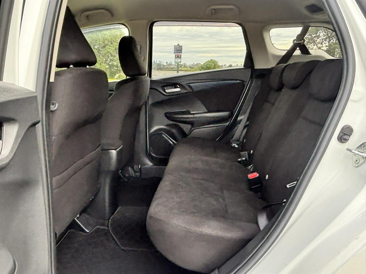 2018 Honda Fit Shuttle 1.5 Hybrid, 5 Door, Station Wagon, Automatic, 1500cc, 89,495km
