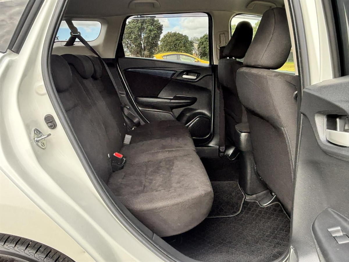 2018 Honda Fit Shuttle 1.5 Hybrid, 5 Door, Station Wagon, Automatic, 1500cc, 89,495km