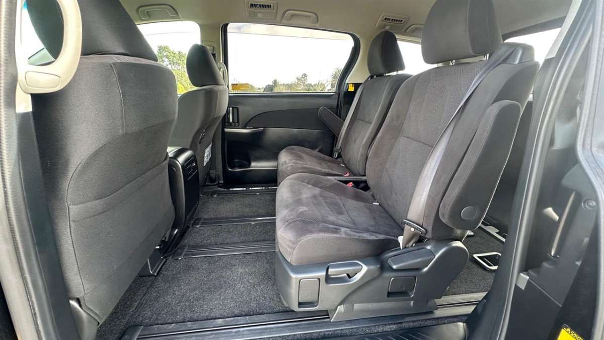 2013 Toyota Estima 2.4 Aeras Hybrid 7 Seater 4WD, Automatic, 5 Door, Station Wagon, 2400cc, 124,113km