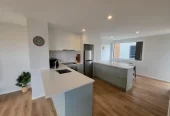 For rent, 3 beds 2 baths townhouse with garage, Available from 26th August, 1 Pukakaho Lane, Papatoetoe, Auckland
