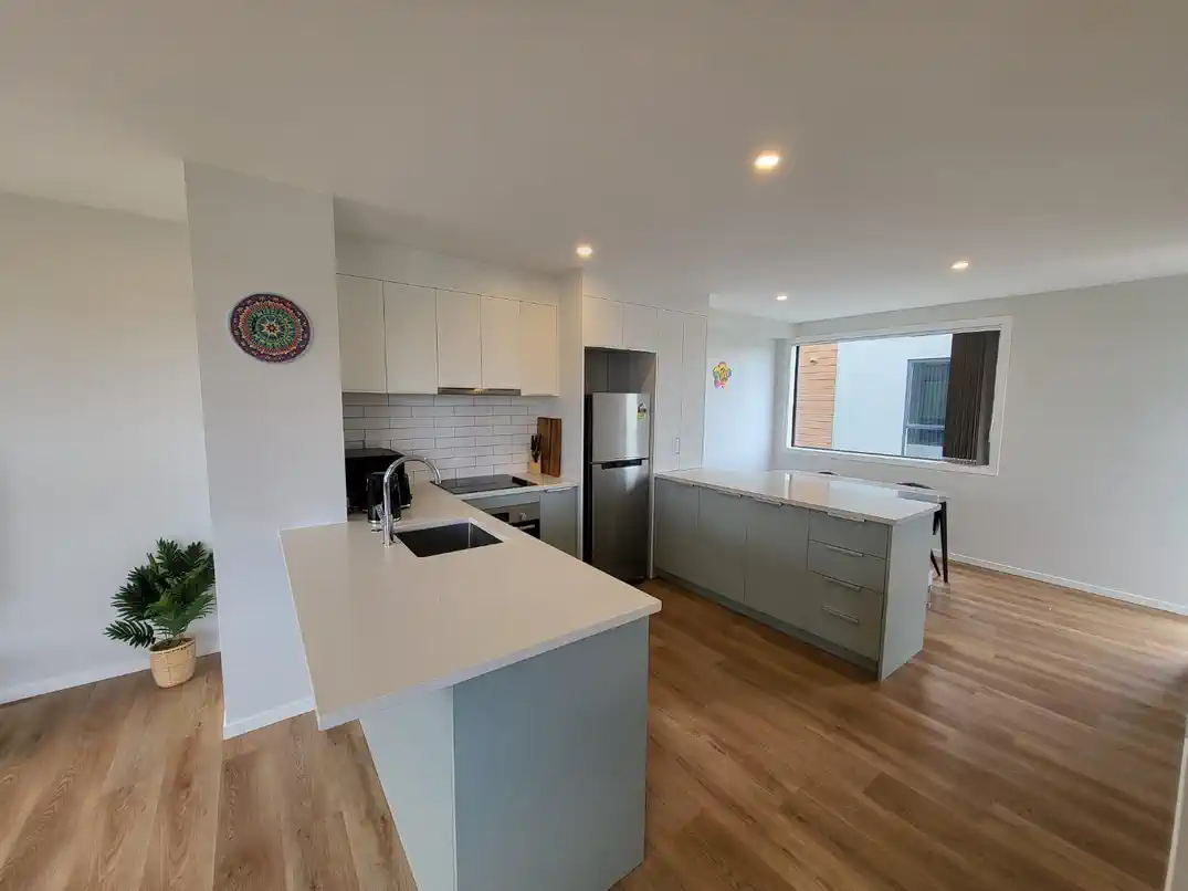 For rent, 3 beds 2 baths townhouse with garage, Available from 26th August, 1 Pukakaho Lane, Papatoetoe, Auckland