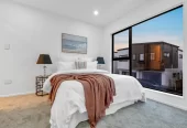 Vendors super motivated to sell, Brandnew standalone 4 beds 2.5 baths home with garage, 106B Edgewater Drive Pakuranga, Auckland