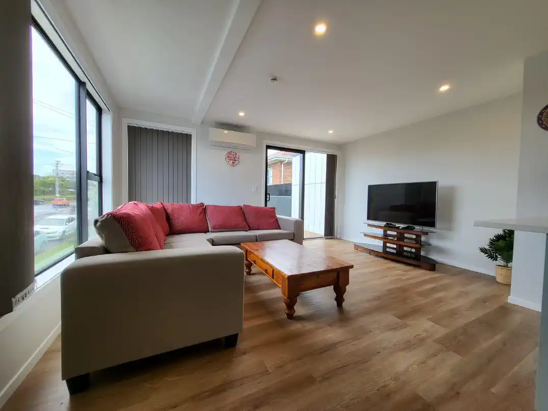 For rent, 3 beds 2 baths townhouse with garage, Available from 26th August, 1 Pukakaho Lane, Papatoetoe, Auckland