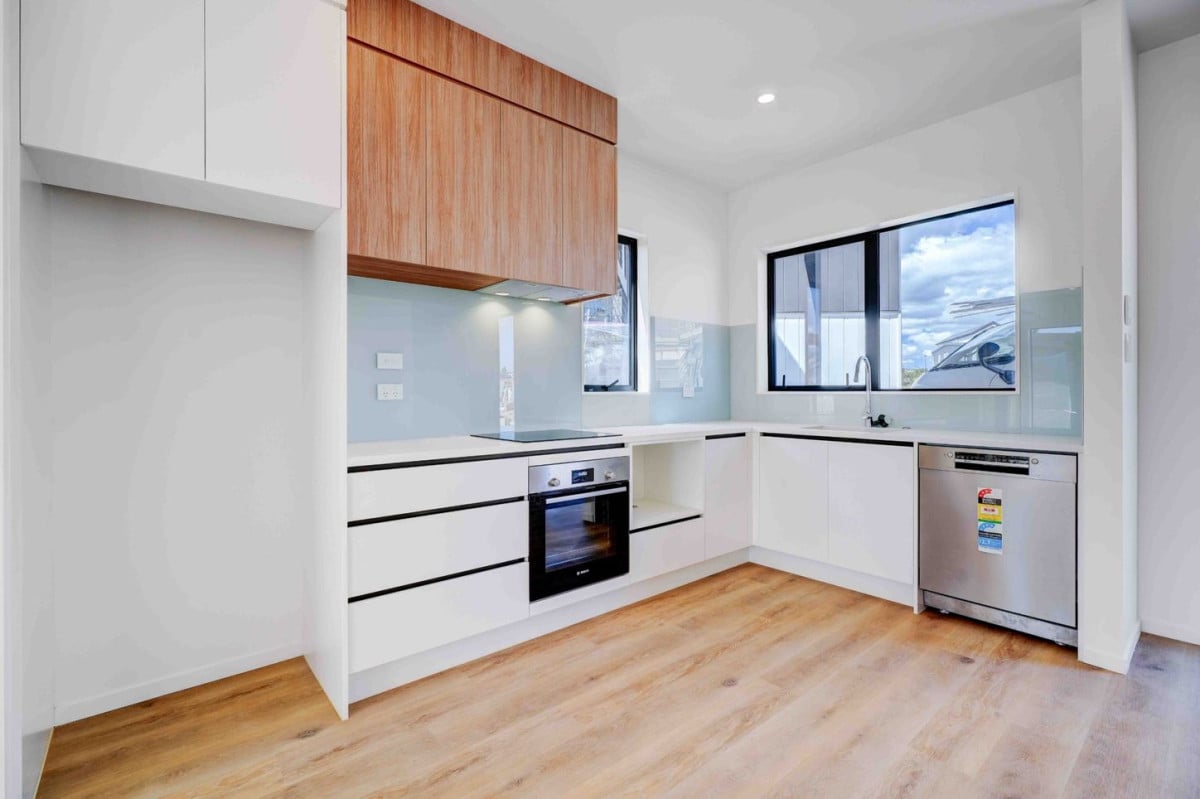 Brandnew standalone 2 beds 1.5 baths home with car park, 19 Aratuhia Lane, Papakura, Auckland