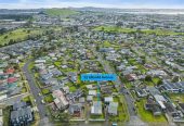 688m2 section, Renovated 3 beds 1 bath house, Double garage has been converted into two extra rooms, 32 Idlewild Avenue, Mangere, Auckland