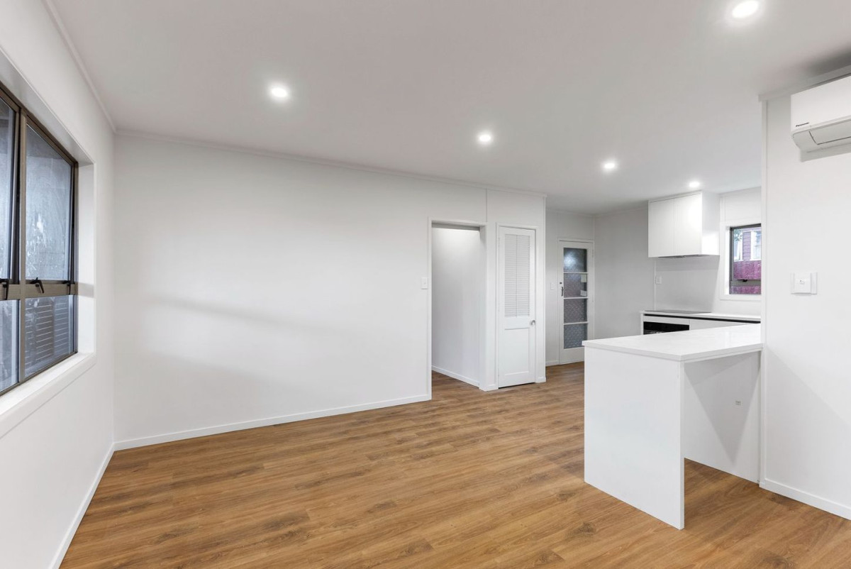 688m2 section, Renovated 3 beds 1 bath house, Double garage has been converted into two extra rooms, 32 Idlewild Avenue, Mangere, Auckland