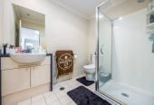 Triple Grammar school zone (AGS, AGGS, MAGS), 80m2 Freehold 2 beds 2 baths apartment with car park, 2M/160 Symonds Street, Grafton, Auckland