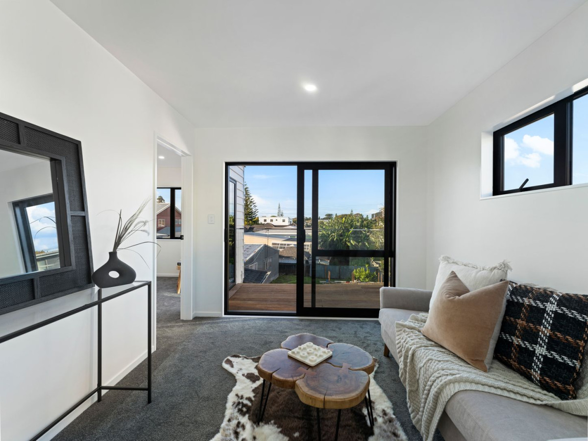 Brandnew 4 beds 3.5 baths home with garage, 5/35 Royton Avenue, Mangere East, Auckland