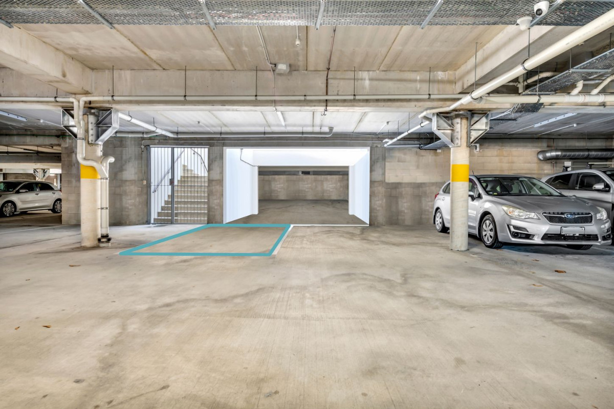 Public Trust is highly motivated, and this property is seriously for sale. 3 beds 2 baths apartment with 2 car parks, 120m2 floor area, 10/130 Stancombe Road, Flat Bush, Auckland