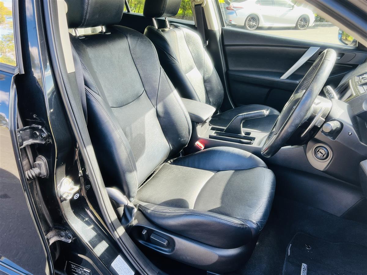 2012 Mazda Axela 2.0 LEATHER INTERIORS APPLE CAR PLAY Hatchback Automatic, 2,000 cc, 108,449 km