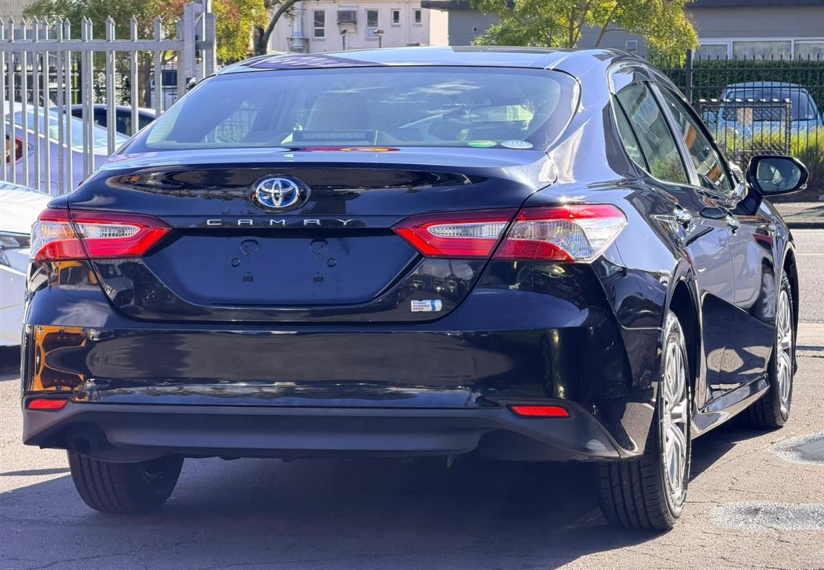 2018 Toyota Camry HYBRID**Cruise Control**Push Start**Lane Assist** Sedan Automatic, Hybrid, 2,487 cc, 73,313 km