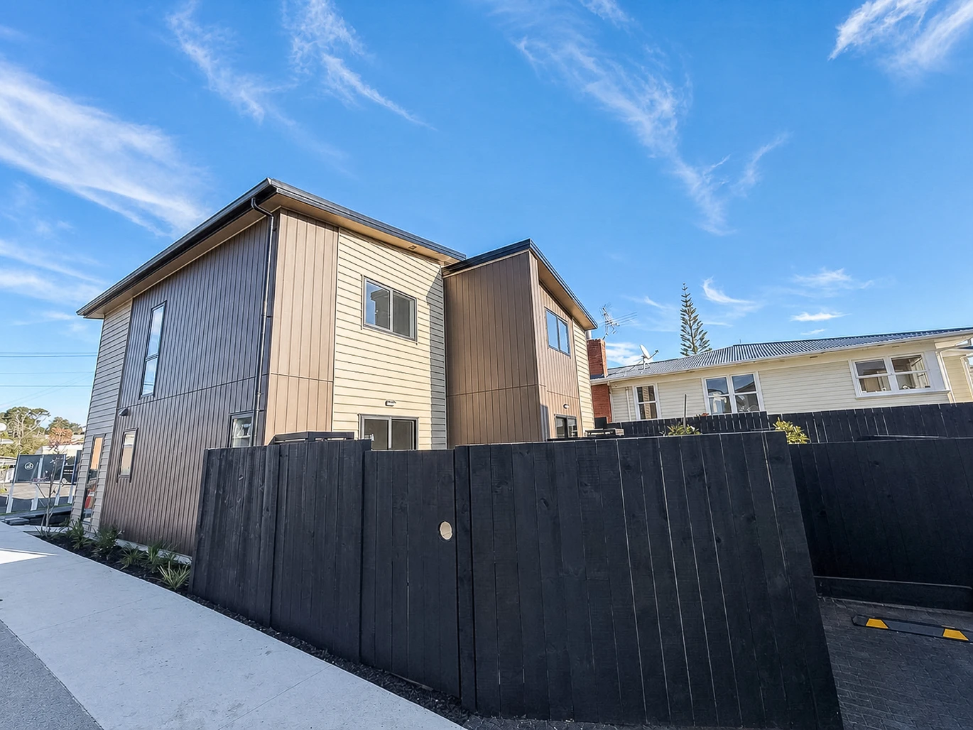 Must Sell, 10-year structural and weathertightness warranty, Brandnew freehold 2 beds + study or kids’ room 1.5 baths home with car park, Lot 2, 16 Geneva Place Blockhouse Bay, Auckland