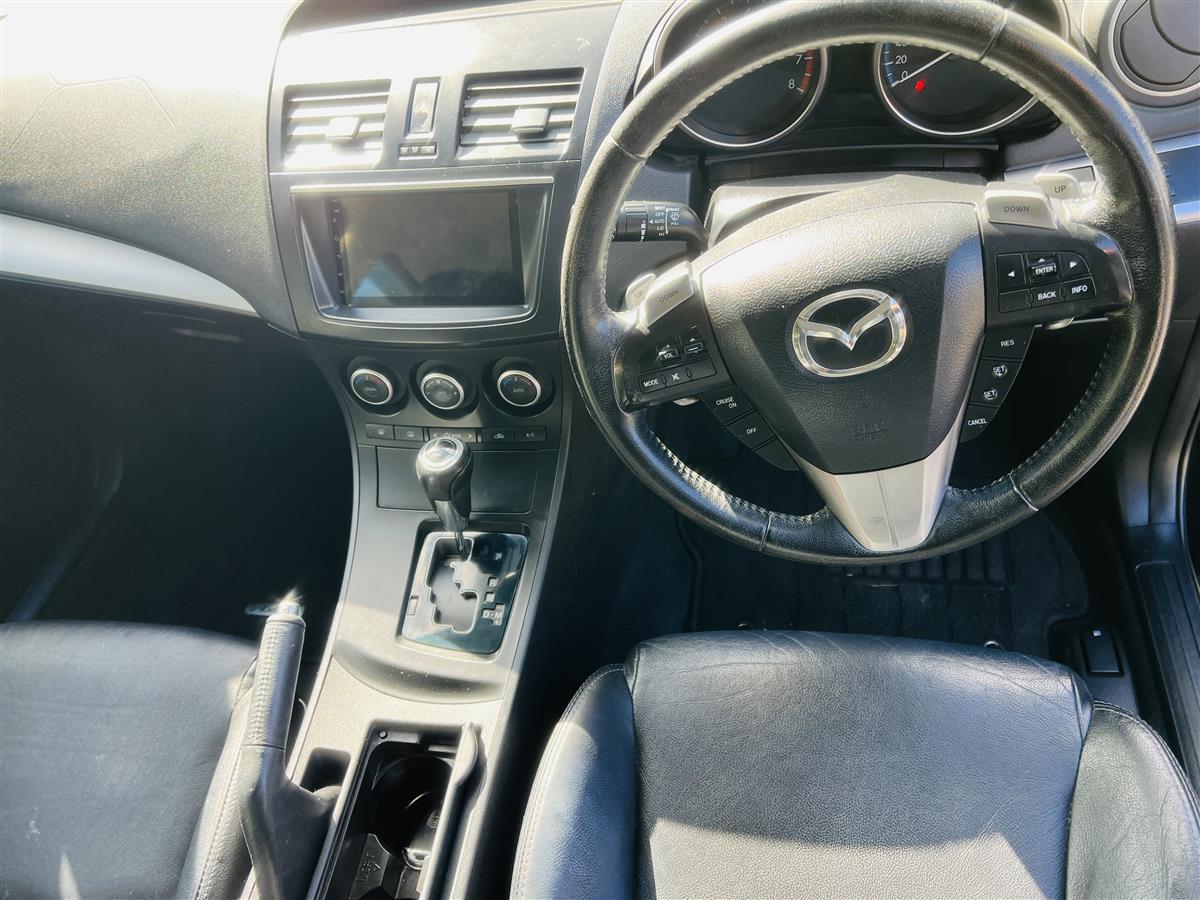 2012 Mazda Axela 2.0 LEATHER INTERIORS APPLE CAR PLAY Hatchback Automatic, 2,000 cc, 108,449 km