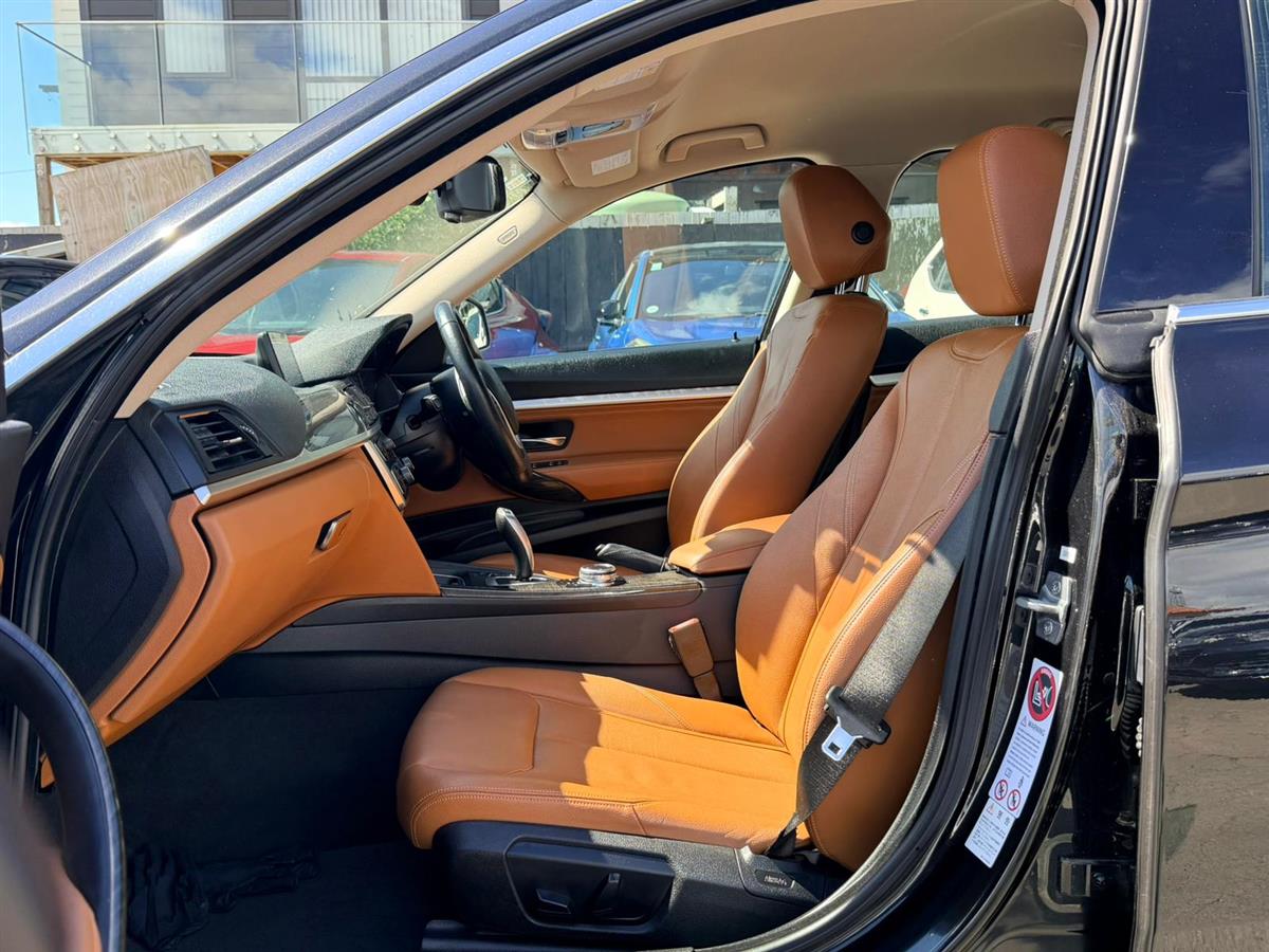 2013 BMW 320i **GT**Leather Seats**Reversing Camera* Sedan Automatic, 1,997 cc, 81,797 km
