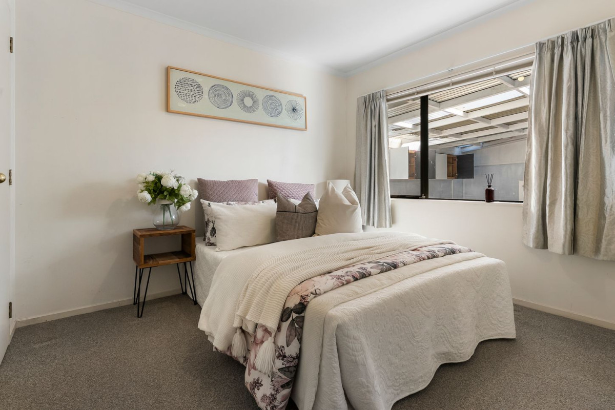 324m2 section, 145m2 Freehold 3 beds 1 bath home with double garage, 1A Eaglen Place, Howick, Auckland
