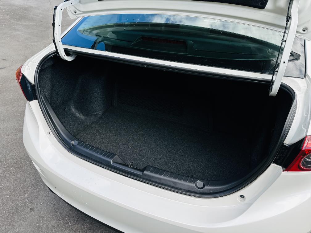 2015 Mazda Axela 20S HYBRID !! HIGH SPEC !! Sedan Automatic, New Import, 2,000 cc, 45,462 km