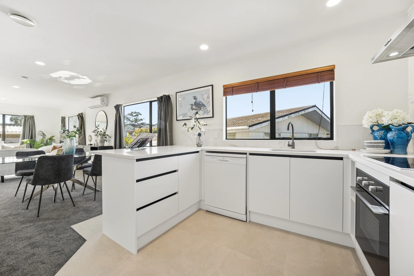 424m2 section, Renovated 3 beds 1 bath house with carport, 20A Glynnbrooke Street Te Atatu South, Auckland