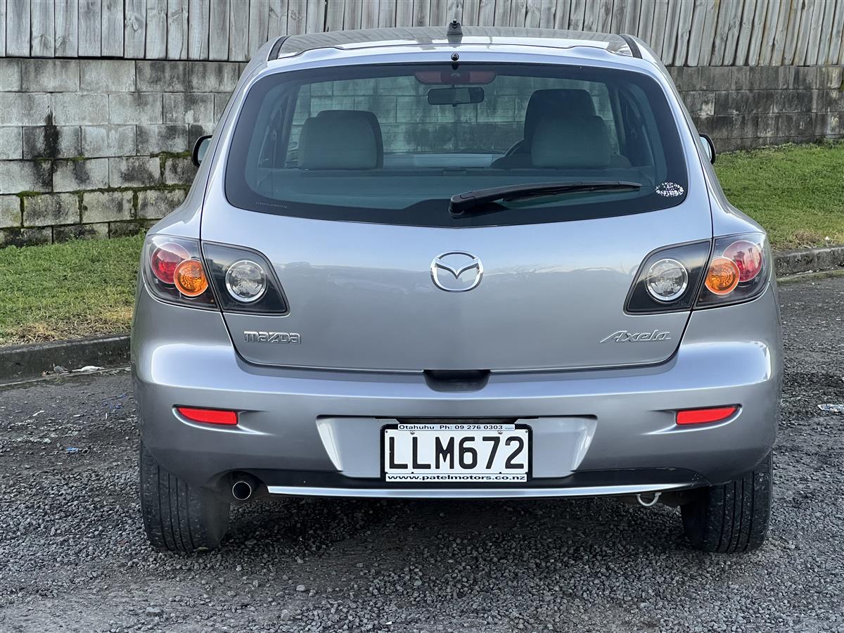 2005 Mazda Axela Hatchback Automatic, 1,490 cc, 185,977 km