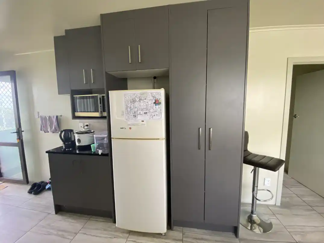 For rent, Fully furnished 3 beds 1 bath unit with 2 car parks, Available from 16th September, 1/24 Atkinson Avenue, Otahuhu, Auckland