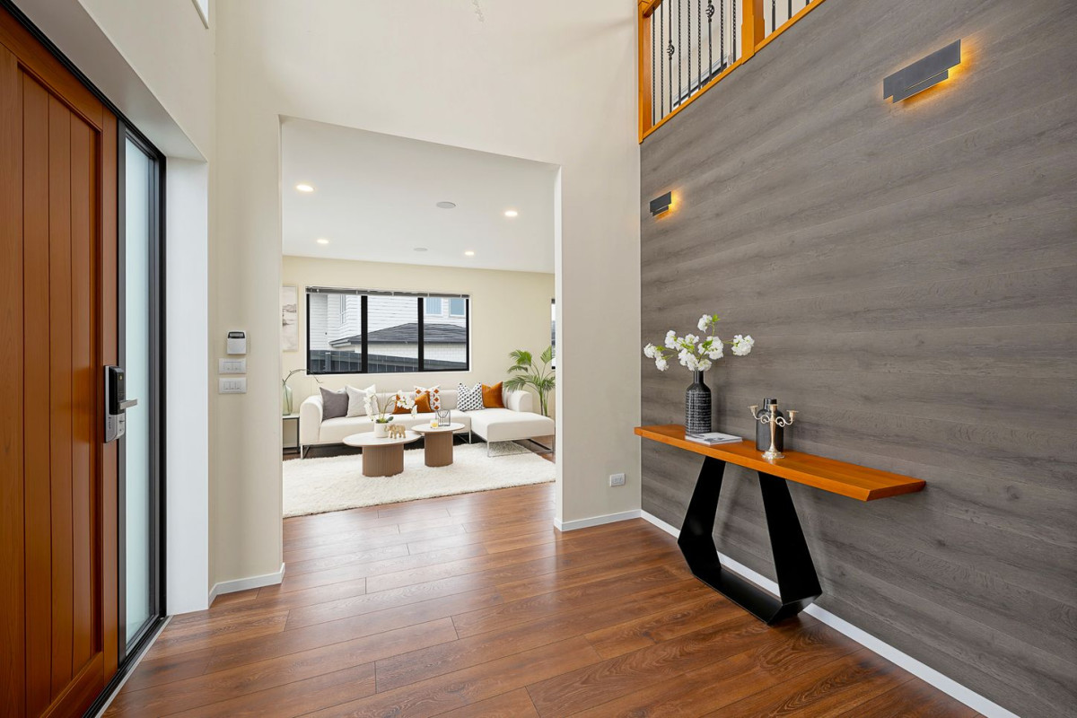 Owner (Builder) downsizing, 5 beds 4 baths house with double garage, 108 San Valentino Drive, Henderson, Auckland
