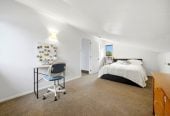 Westlake school zone, Brick and tile 4 beds + study room 2 baths house with double garage, 2/121 Forrest Hill Road, Forrest Hill, Auckland