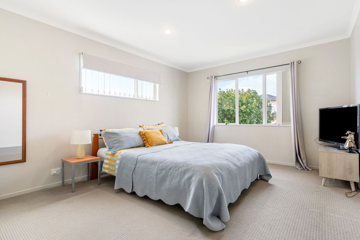 Kingsley-Built Family Haven in Mission Heights, Offered by its first owner since new, 4 beds 2.5 baths house with double garage, 11 Amaretto Avenue, Flat Bush, Auckland