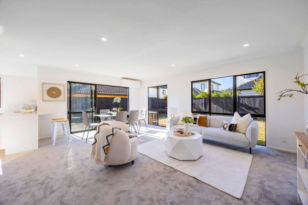 609m2 section, Home and income, Botany Downs Secondary College zone, 6 beds 3 baths house with double garage and 2 beds granny, Originally built by Spaceline Homes (Fletcher Homes), 373 Chapel Road, East Tamaki, Auckland