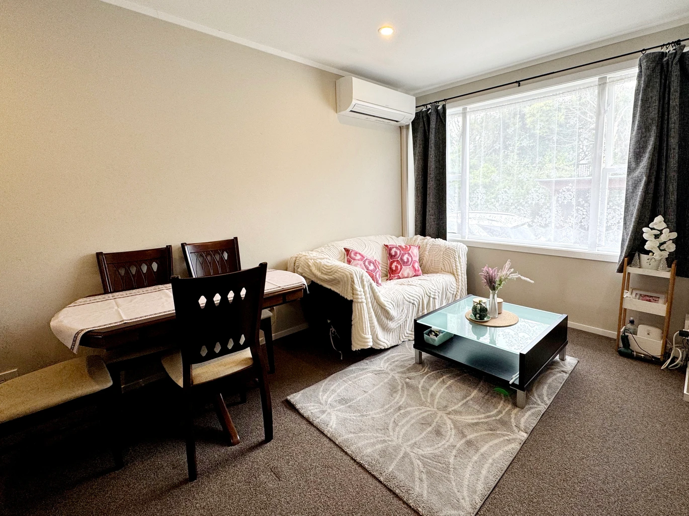 All Agents Welcome, Constructed from reliable concrete block and brick, Affordable 2 bed 1 bath home with car park, 4/134 Edmonton Road Te Atatu South, Auckland