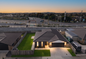 Owner cashing out, 472m2 section, Brick and tile 4 beds 2 baths house with double garage, 25 Dumas Place, Papakura, Auckland