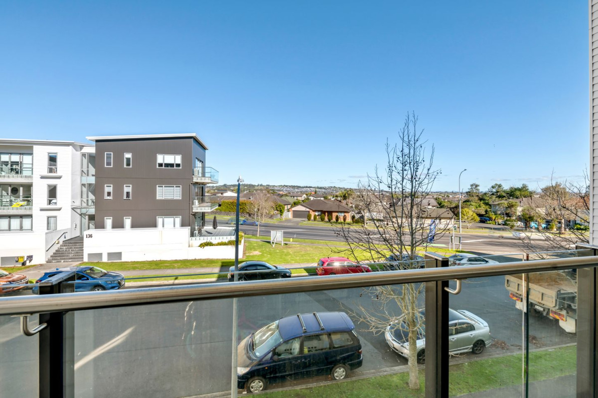 Public Trust is highly motivated, and this property is seriously for sale. 3 beds 2 baths apartment with 2 car parks, 120m2 floor area, 10/130 Stancombe Road, Flat Bush, Auckland
