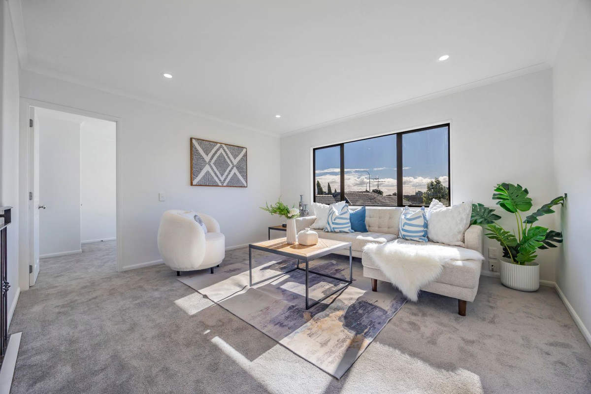 609m2 section, Home and income, Botany Downs Secondary College zone, 6 beds 3 baths house with double garage and 2 beds granny, Originally built by Spaceline Homes (Fletcher Homes), 373 Chapel Road, East Tamaki, Auckland