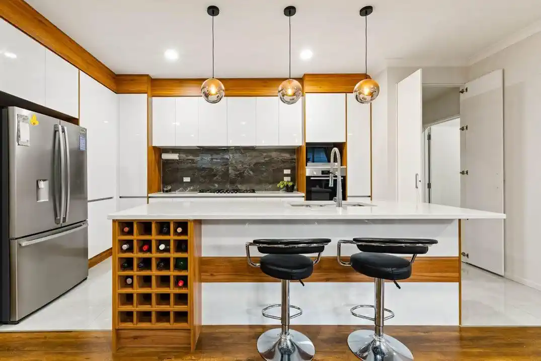 For rent, Ormiston School Zone, 4 beds 3.5 bath house with double garage, Available from 24th August,  68 Castlebane Drive, Flat Bush, Auckland