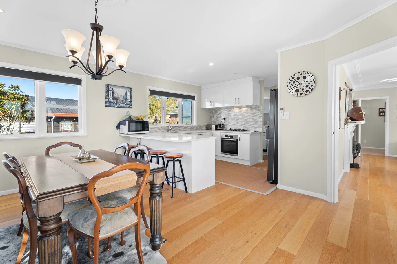 574m2 section, 5 beds 2 baths house with double garage, 19 Kendrick Place Blockhouse Bay, Auckland