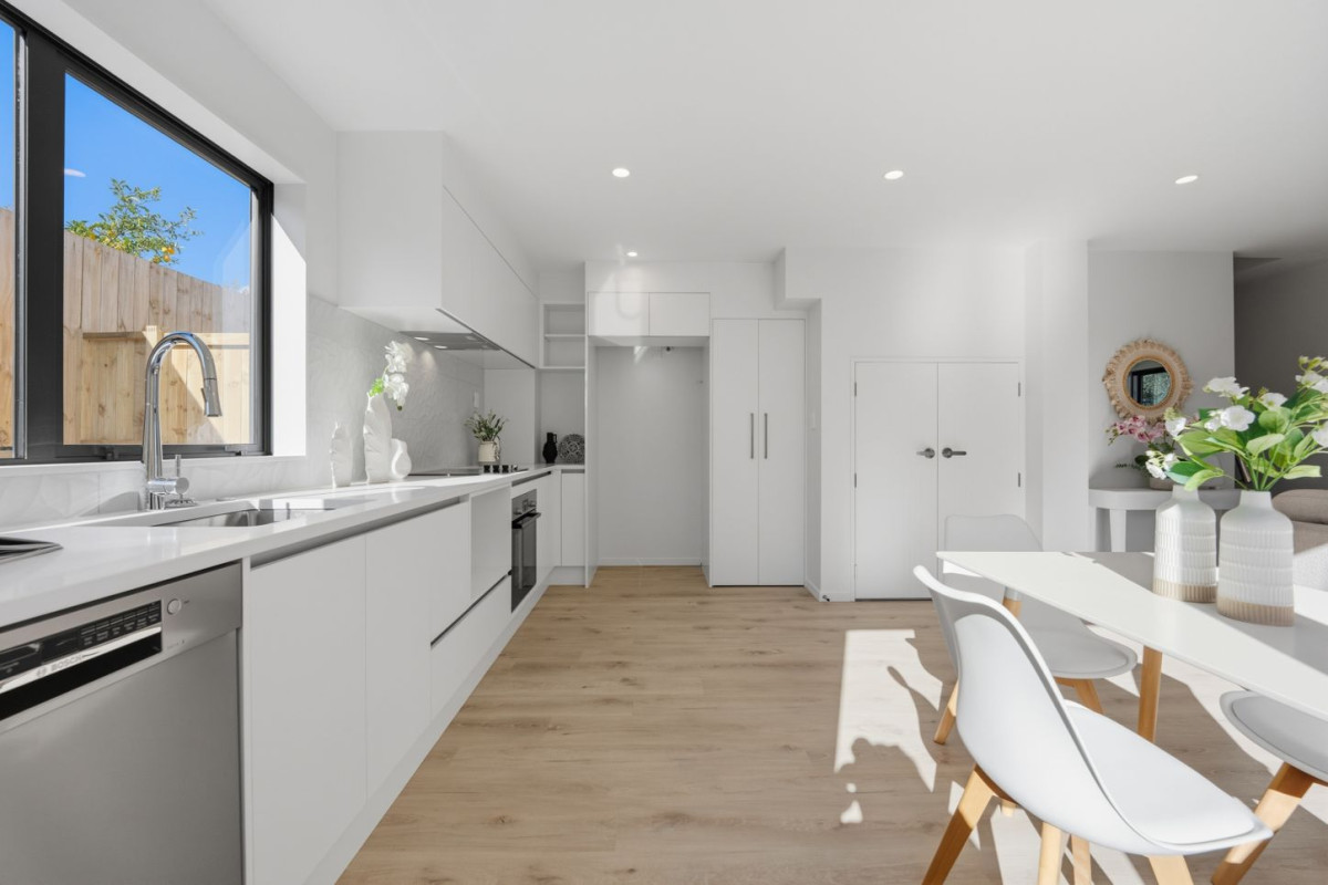 Brandnew 2 beds (2 ensuites) 2.5 baths home with car park, Lot 6/3 Gill Avenue, Te Atatu Peninsula, Auckland