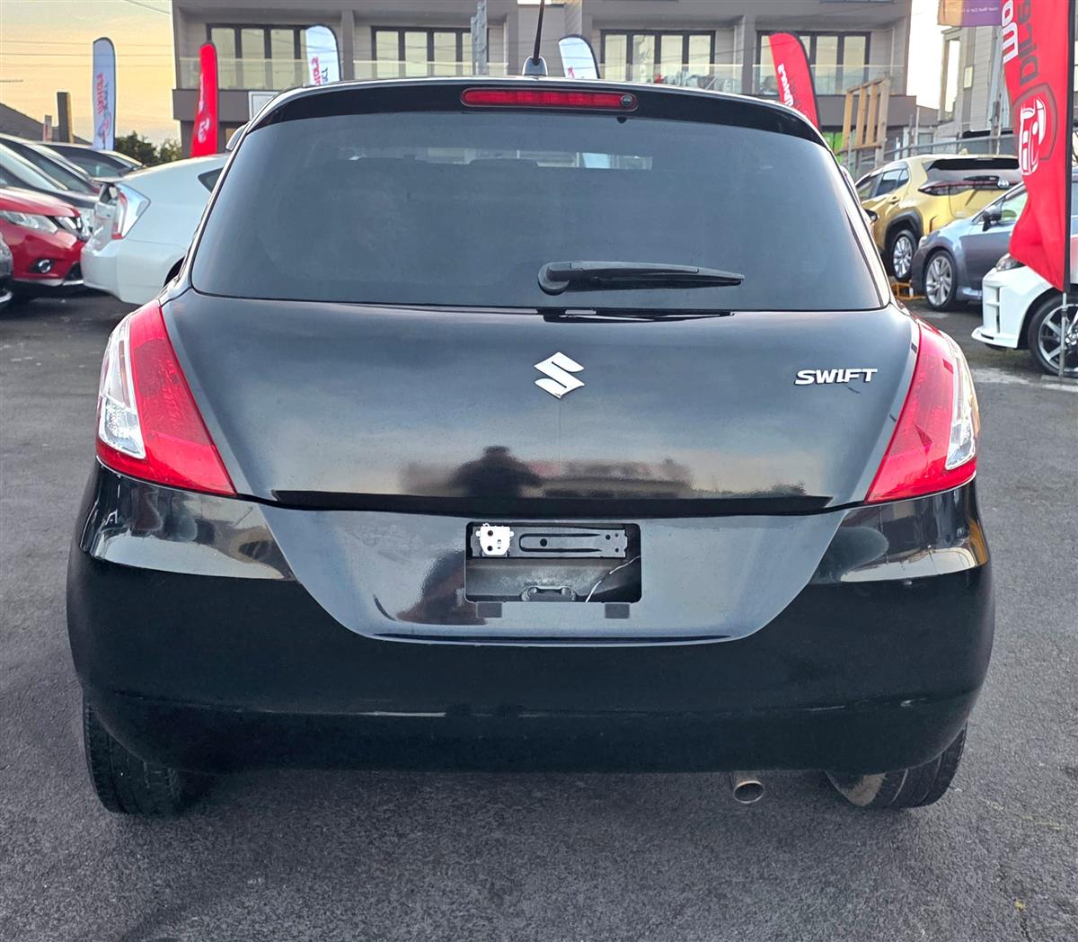 2015 Suzuki Swift Push Start**Keyless Entry**2 Smart Keys** Hatchback Automatic, 1,242 cc, 125,971 km