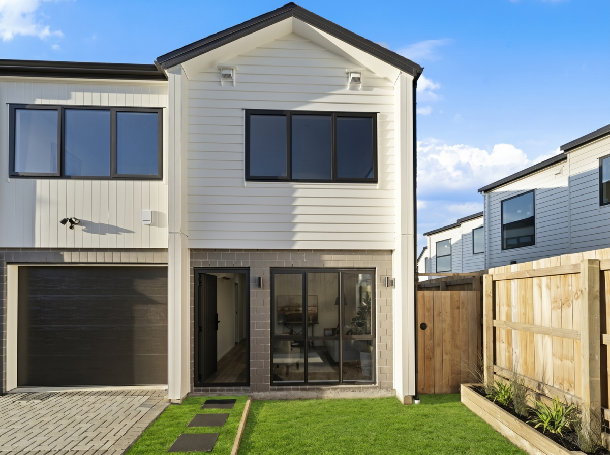 Brandnew 4 beds 3.5 baths home with garage, 5/35 Royton Avenue, Mangere East, Auckland