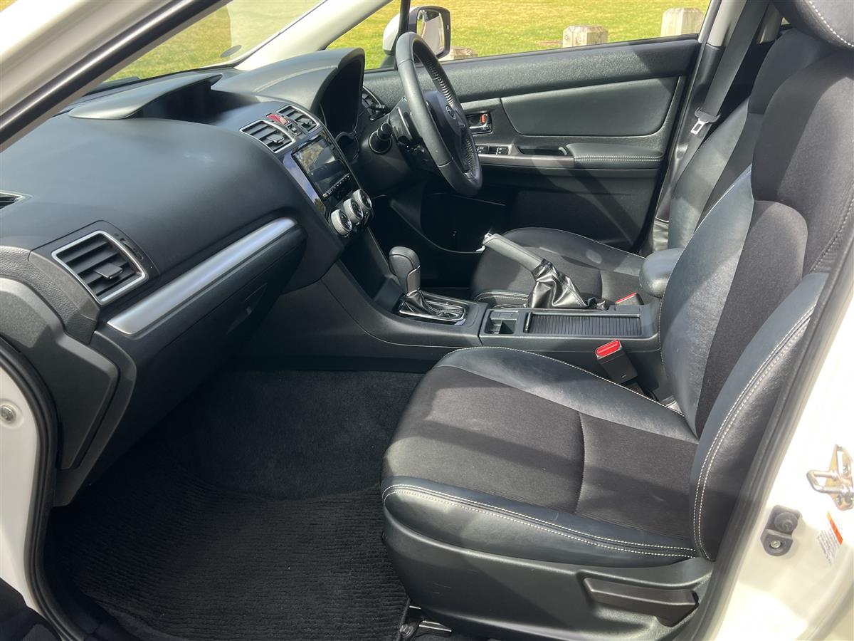 2015 Subaru Impreza PUSH BUTTON START LEATHER SEATS Hatchback Automatic, 1,600 cc, 61,567 km