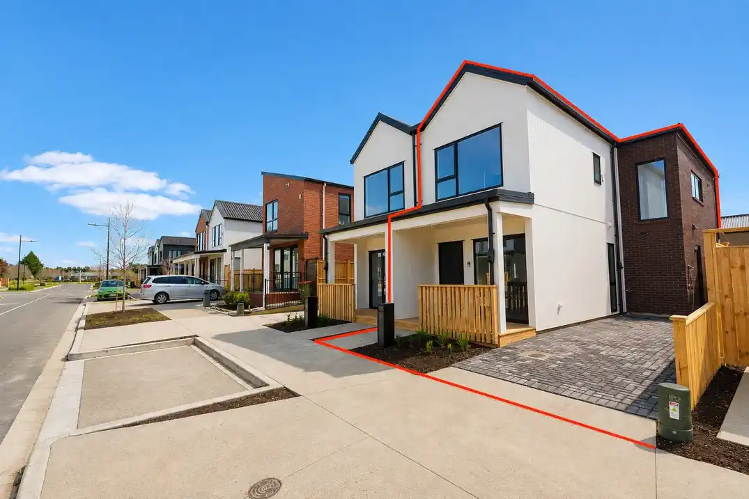 For rent, Brandnew 4 beds 3 baths duplex home with car parks, Available NOW, 4 Waimarie Drive, Karaka, Auckland