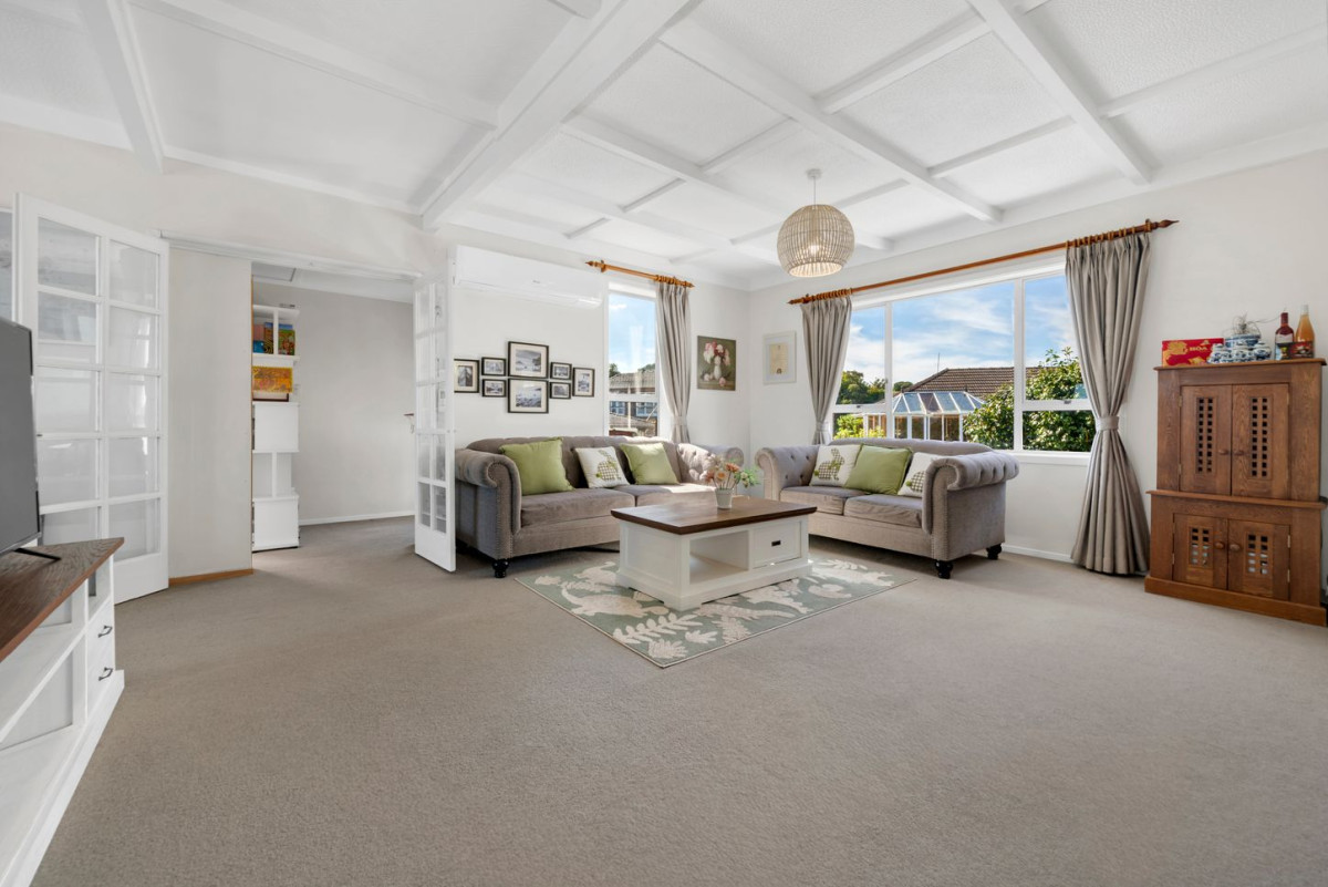 Highly Motivated Vendors, Ignore the CV, 246m2 Brick and tile 5 beds 2 baths house with carport, 55 Athens Road, Onehunga, Auckland