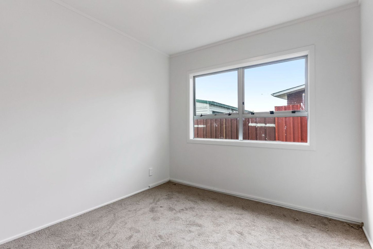 688m2 section, Renovated 3 beds 1 bath house, Double garage has been converted into two extra rooms, 32 Idlewild Avenue, Mangere, Auckland
