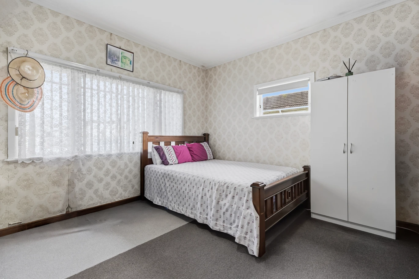 Owners Have Bought – Must Sell, Ignore CV! 3 Bedroom + Study | 1 Bath | 5 Car Parks, 1/5 Allen Avenue Papatoetoe, Auckland