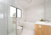 Standalone 3 beds 2.5 baths home with garage, 14E Kelwyn Road, Kelston, Auckland