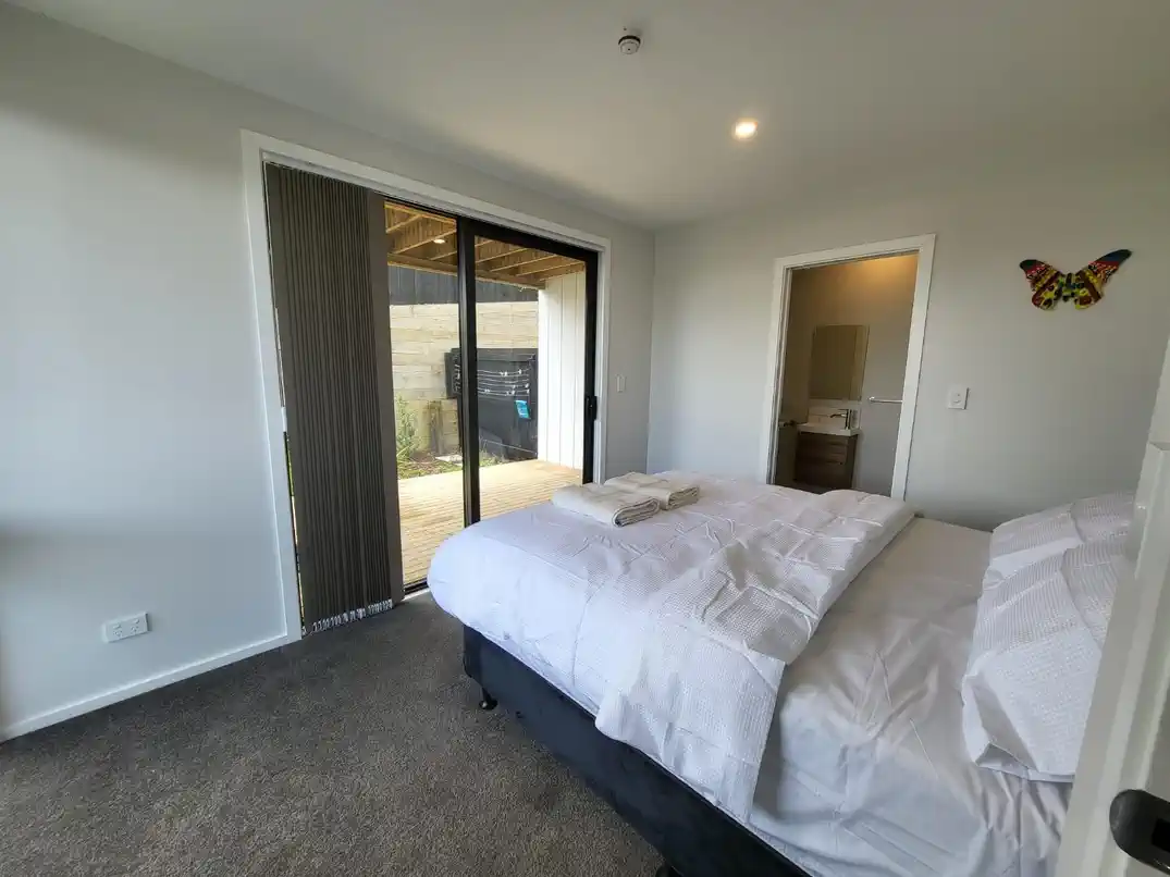 For rent, 3 beds 2 baths townhouse with garage, Available from 26th August, 1 Pukakaho Lane, Papatoetoe, Auckland